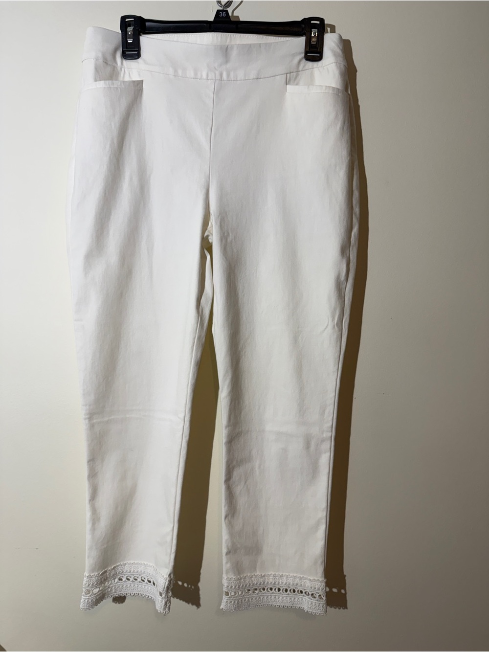 Chico's White Cropped Jeans with Lace Trim Ankles